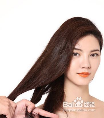 鱼骨辫发型扎法让你超有气场
