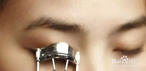 开眼角化妆教程