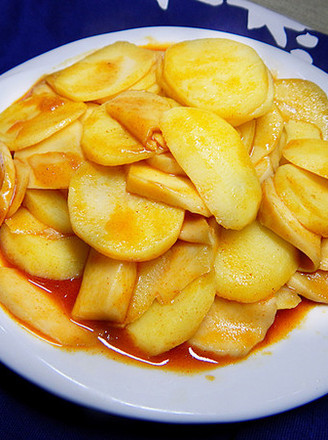 得到好多甜辣酱,都吃不完了,最近一直在消耗,晚上做了一个糖醋土豆片