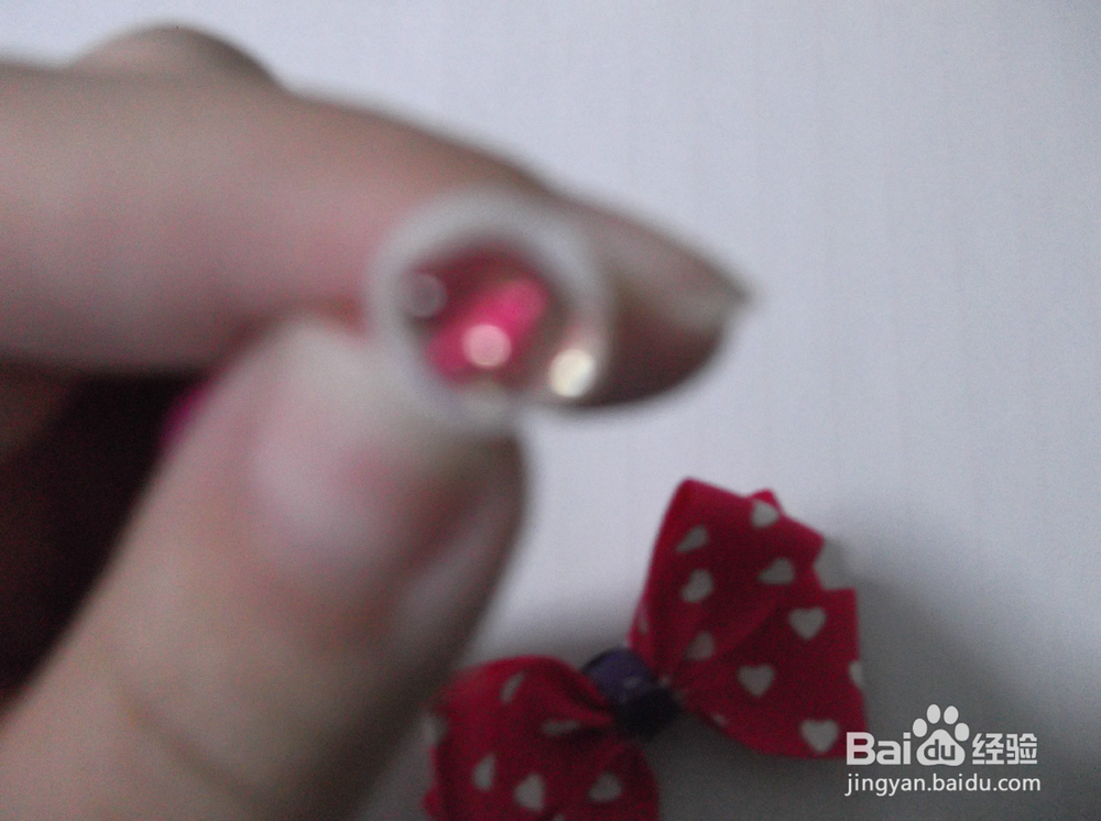 DIY发饰:一起做双层粉红色蝴蝶结发绳