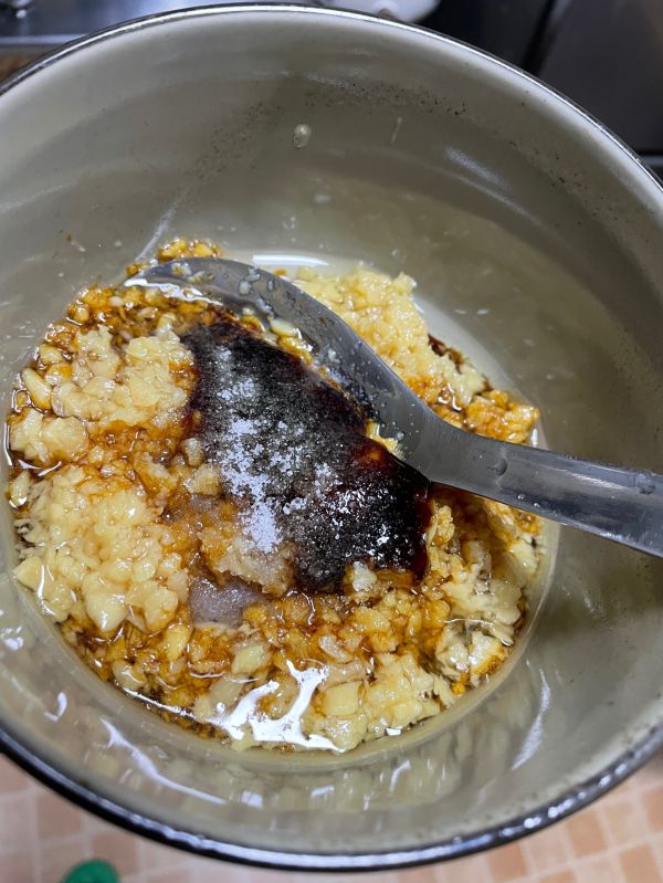 鲜虾生蚝粉丝煲