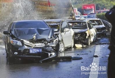 如何判断汽车是否跑偏