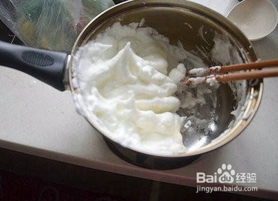 不用烤箱也能做蛋糕，口感更顺滑哦！