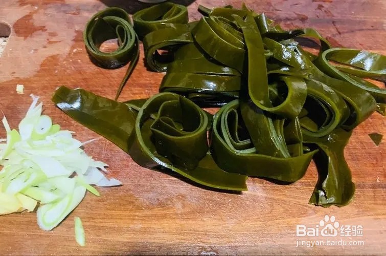 海带根炖鸡翅根