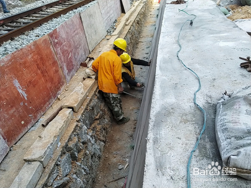 支撑渗沟的适用条件与施工注意事项有哪些?