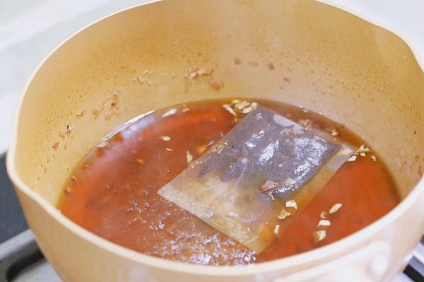 阿萨姆桂圆红枣姜糖奶茶