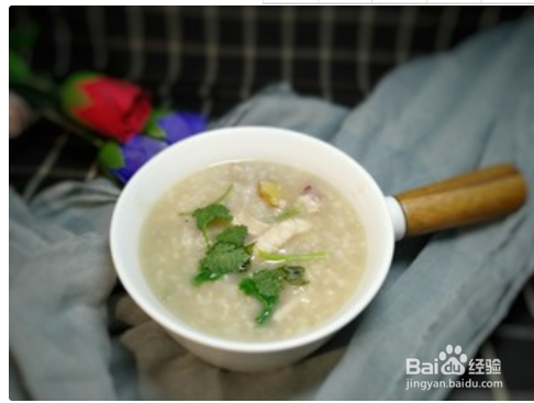 制作牡蛎鱿鱼粥