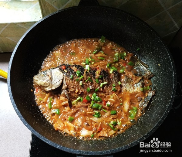 泡菜烧鲫鱼的做法