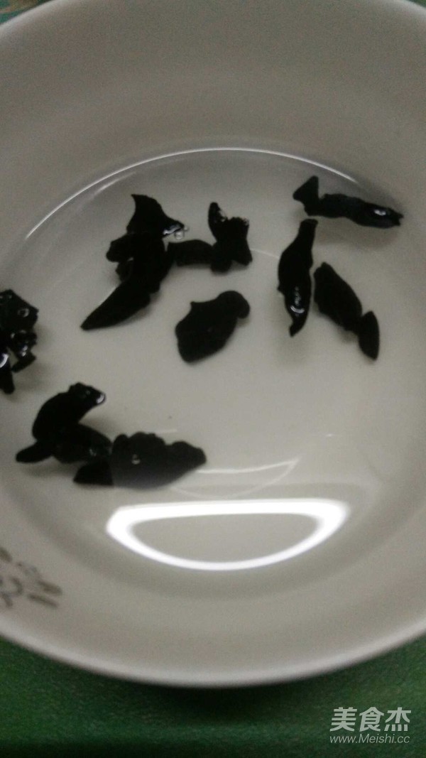 黑木耳炒黄花菜