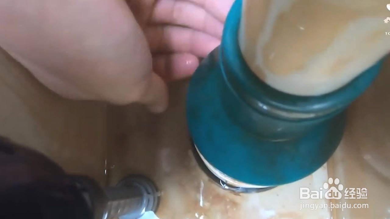 马桶冲水没劲怎么解决