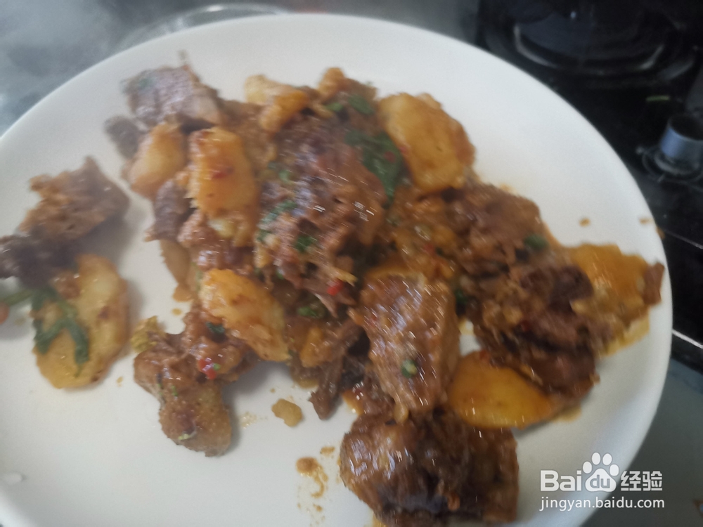 鸡肉块炖土豆
