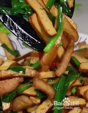 韭菜香干炒五花肉的做法