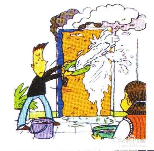 建筑物失火的时候正确的逃生方法