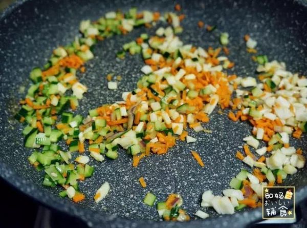 青瓜三文鱼饭卷
