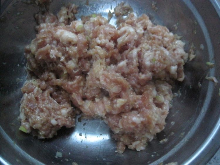 逢年过节,不能不用到的猪肉白萝卜水饺的做法