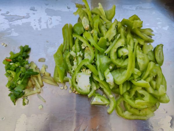 青椒胡萝卜炒肉