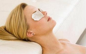 如何去眼内红血丝