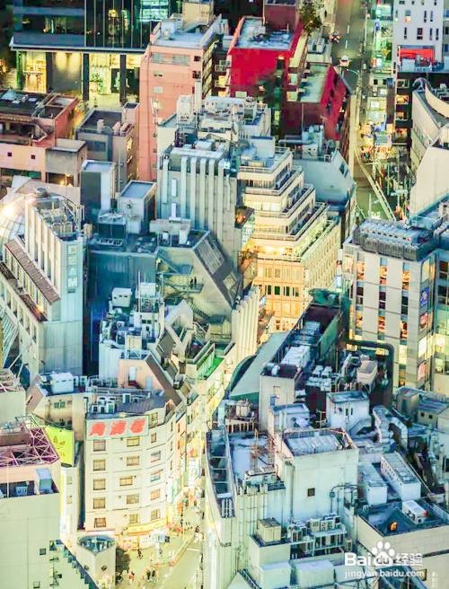 晚上拍的照片怎么调像白天的