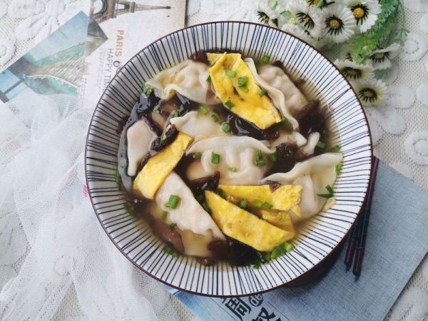 紫菜虾米鲜汤饺