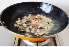 春季里可滋补的排毒瘦身美食---鲜虾荠菜汤