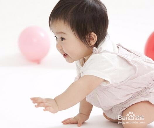 宝宝在练习爬行的时候,需要注意什么?