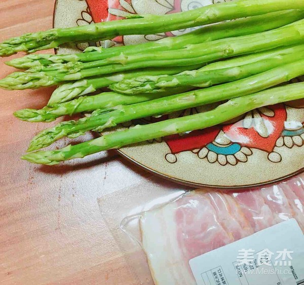 煎培根芦笋卷