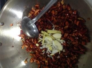 好吃停不下来辣子鸡!