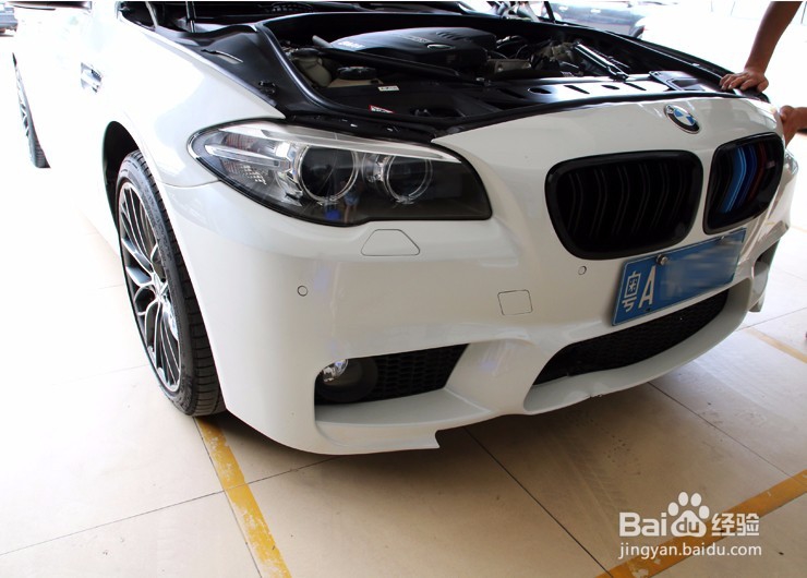 白色珍珠宝马-5系改大灯，简直面目全非了