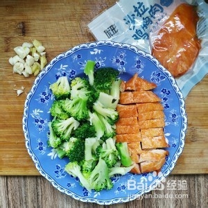 低脂美味鸡胸肉炒西兰花的做法