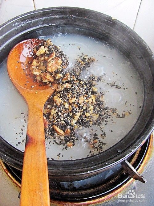 如何做出好吃的黑芝麻核桃粥