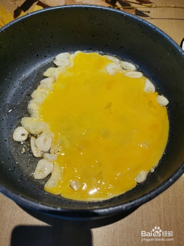 榨菜丝炒鸡蛋