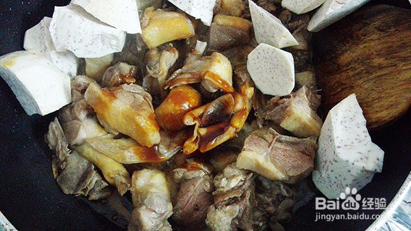 香菇芋头焖鸭的做法