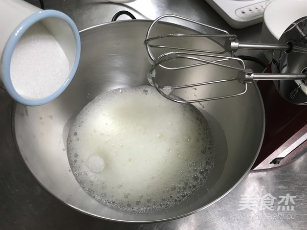 朗姆酒葡萄干戚风蛋糕