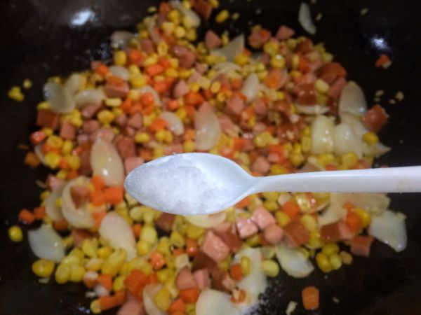 脆皮肠玉米百合杂炒