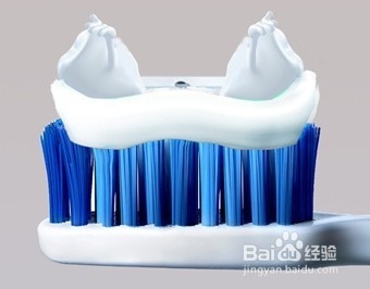 男士去黑头收缩毛孔：牙膏去黑头收缩毛孔的技巧