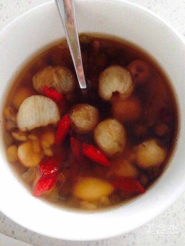 绿豆莲子百合桂圆枸杞汤