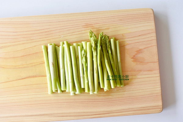 烤黄油芦笋培根卷