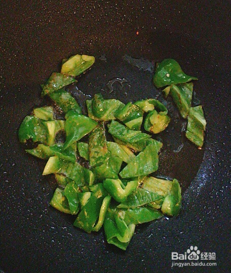 青椒炒鸡的做法