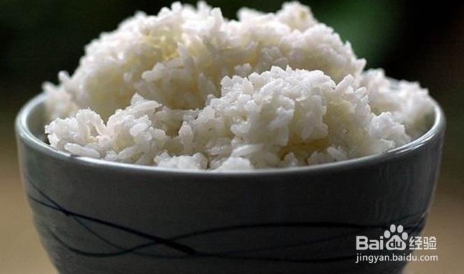 吃储存时间长的冷米饭可能会中毒