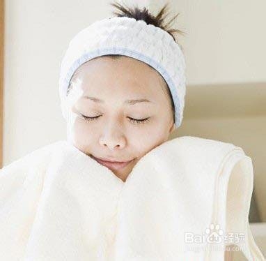 红色痘印怎么去除？