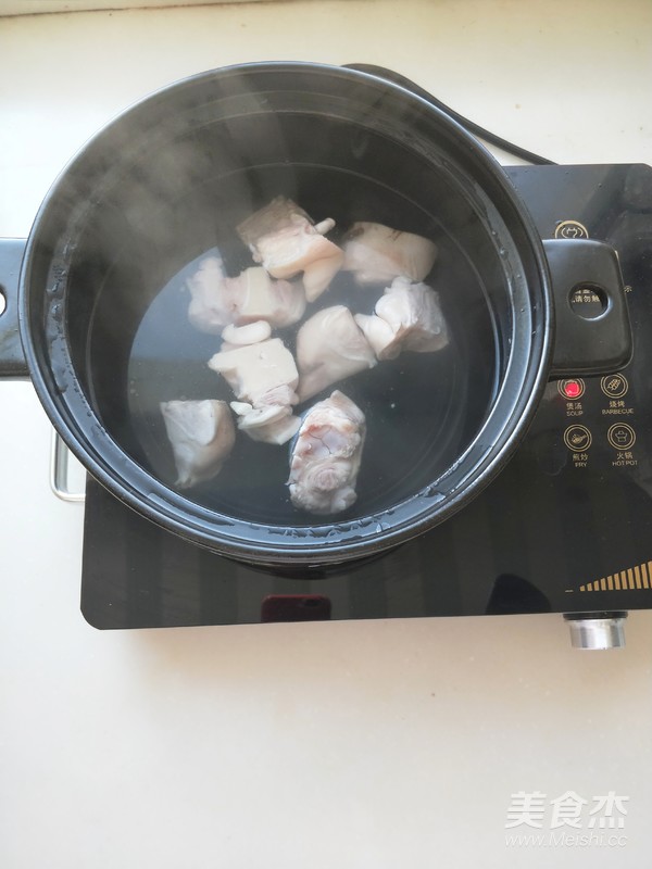 一碗营养佳肴--黄豆蹄髈汤
