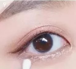 眼妆怎么化好看呢