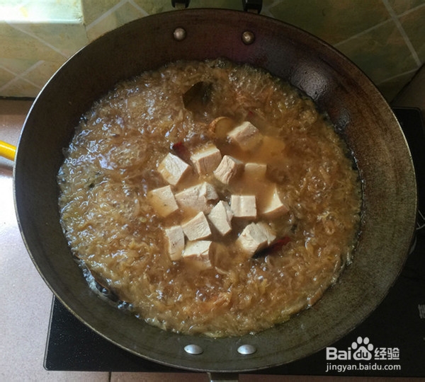 五花肉炖酸菜冻豆腐的做法