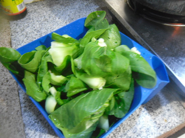 木耳炒油菜的做法
