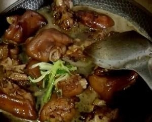 酱烧猪蹄的做法！