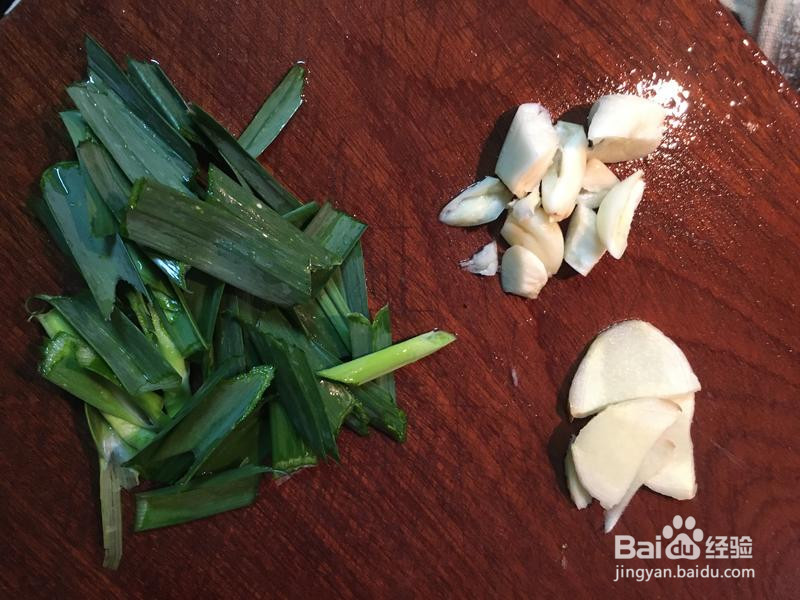 腊肉炒冬笋的做法