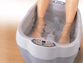 泡脚的好处及方法