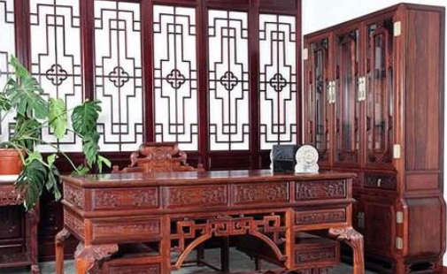 买一整套红木家具大概要多少钱