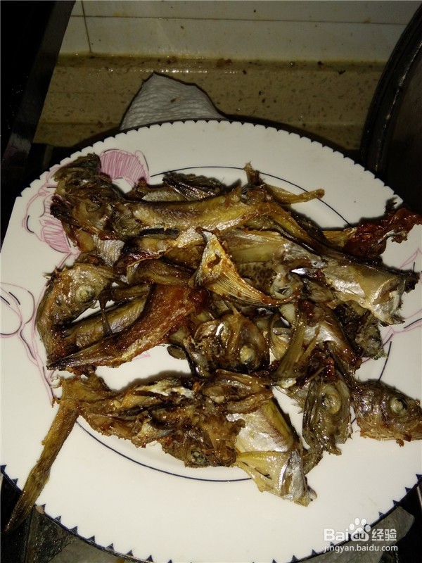 干煎冰鱼花生米