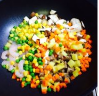 菠萝海陆双鲜炒饭